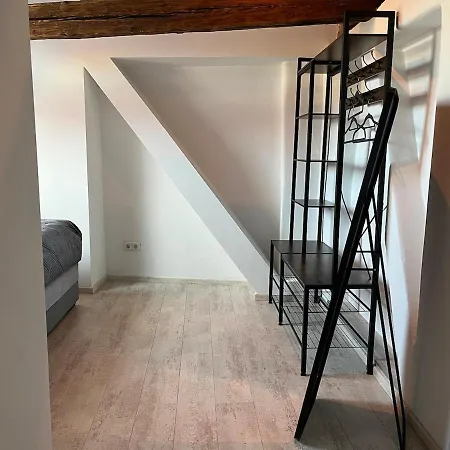 Apartment Modernes Loft Mit Holzbalken Und Charme