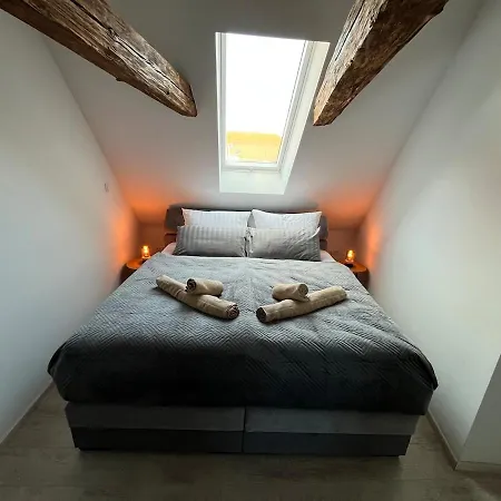 Modernes Loft Mit Holzbalken Und Charme * Bautzen